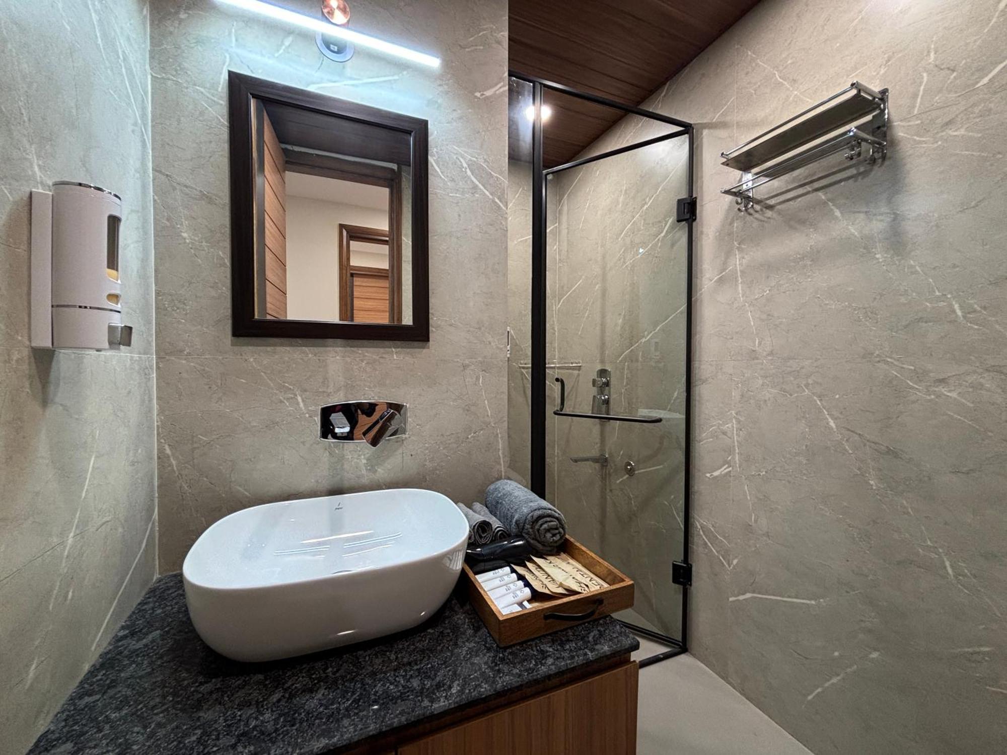 Housr Sector 45 Gurgaon Near Artemis Hospital Otel Dış mekan fotoğraf